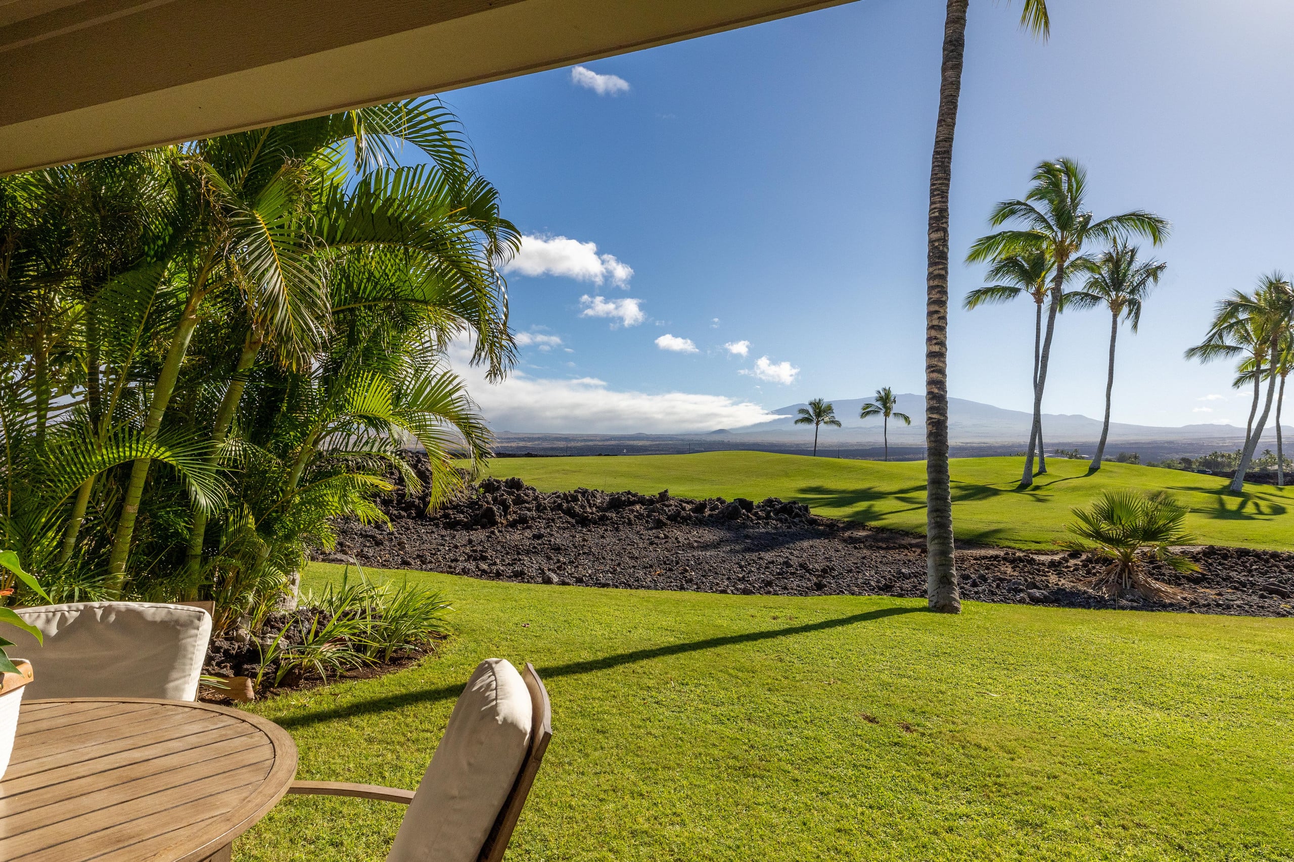 Condo in Waimea · ★5.0 · 3 bedrooms · 4 beds · 3 private baths - Image 32