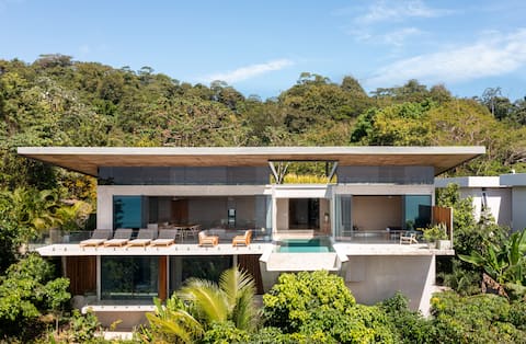 Casa bell-lloc ocean view walk to the beach