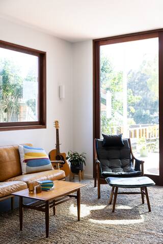 Architectural Luxury with Pool in Curl Curl gallery image 4