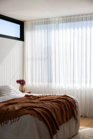 Architectural Luxury with Pool in Curl Curl gallery image 5