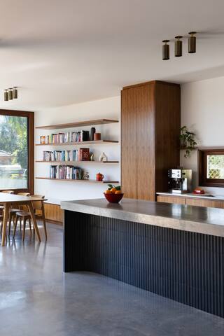 Architectural Luxury with Pool in Curl Curl gallery image 2