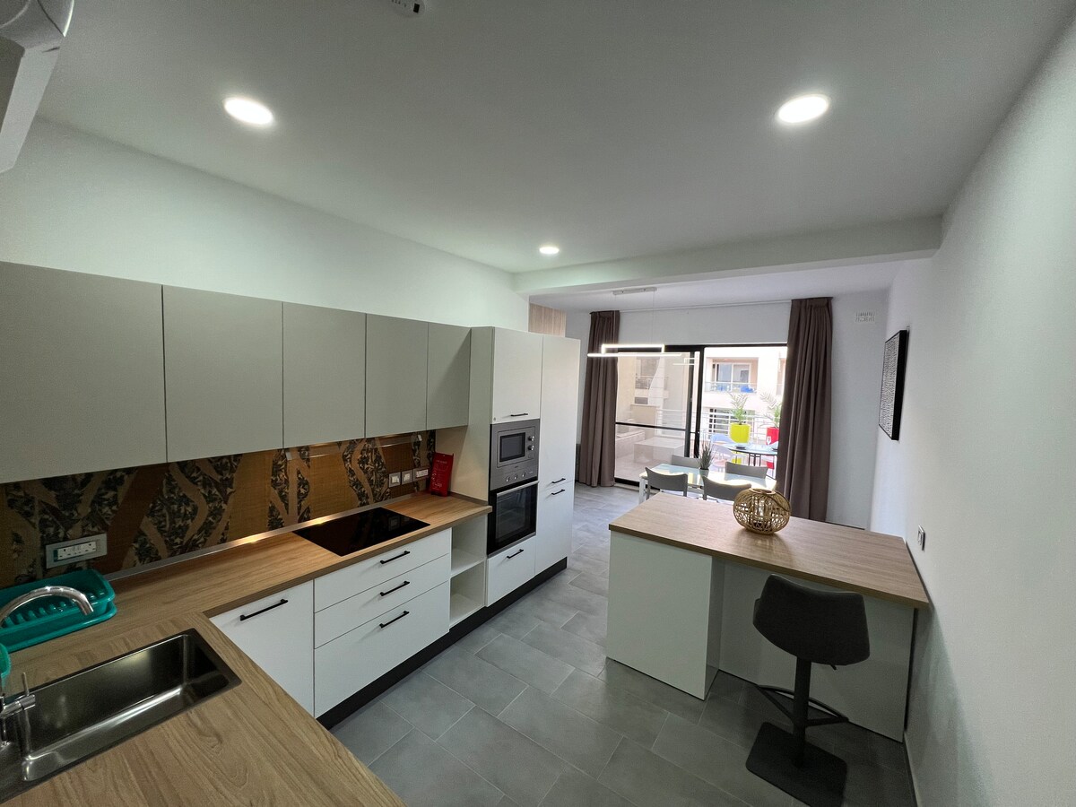 Triton D26 - Exclusive use of Standard room