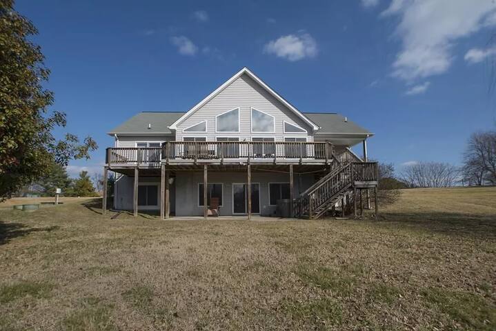 Lake Anna managed Airbnb listing 1