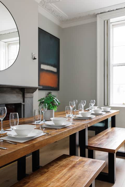 Flatzy - City Centre Mansion | Sleeps 20 | 5 Baths