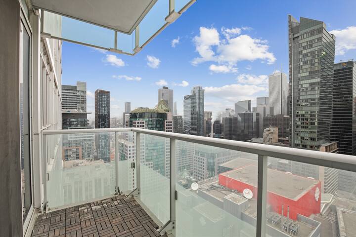 2 Bedroom 2Bath CN-Tower/Parking gallery image 2