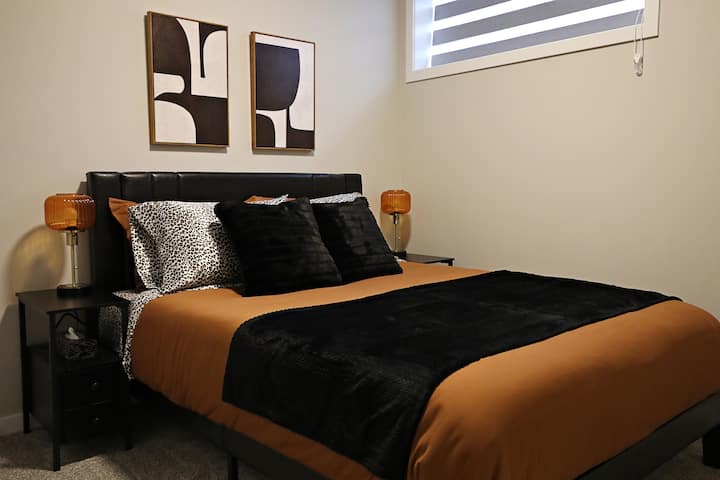 Një strehë e rehatshme ku dizajni modern plotëson rehatinë e pakrahasueshme, sepse meriton një natë të përkryer pushimi.