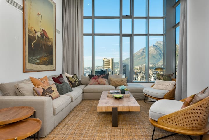 Stunning Penthouse with Sweeping Mountain Views