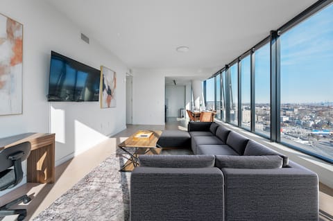 Penthouse views of NYC | Free Parking | BOOK NOW