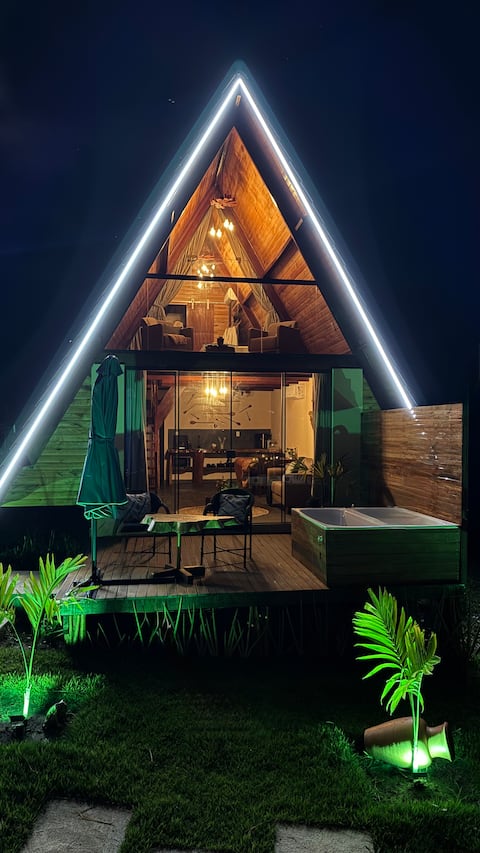 Luxury Cabin with Hot Tub – 1 hour from Recife