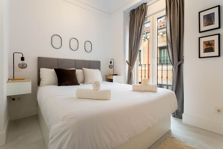 Premium flat by Gran Via (A)