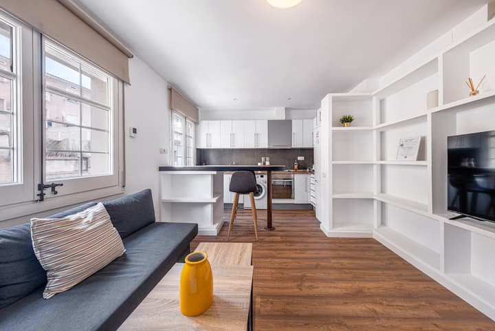Cute 2 Bedroom Apartment Bcn - Molins de Rei
