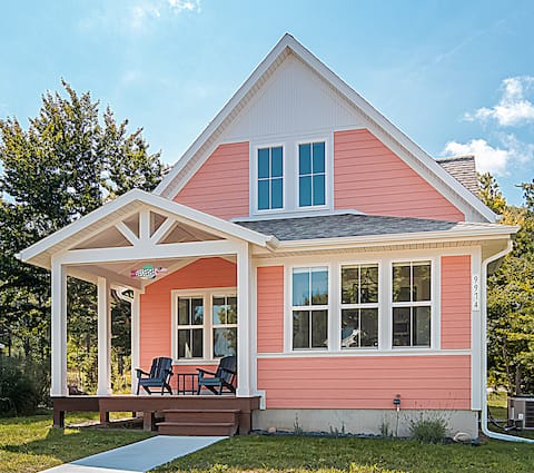 Coho Cottage, Village of Empire MI, Steps from SBD