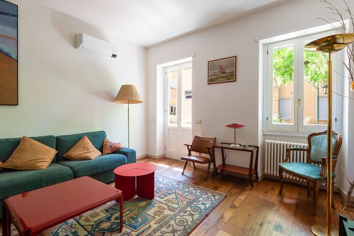 Trastevere Lush Garden Apartment gallery image 3