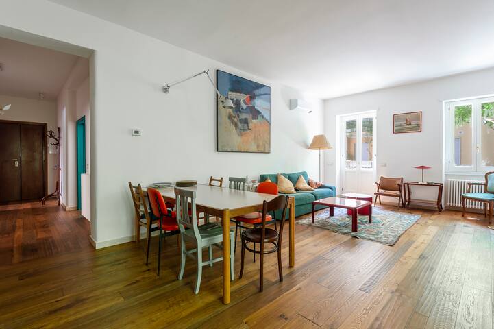 Trastevere Lush Garden Apartment gallery image 5