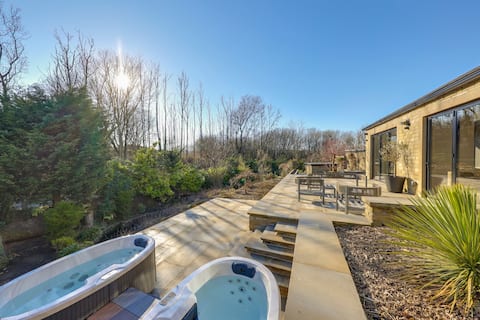 Luxury 2 Bedroom farmhouse includes two hot tubs