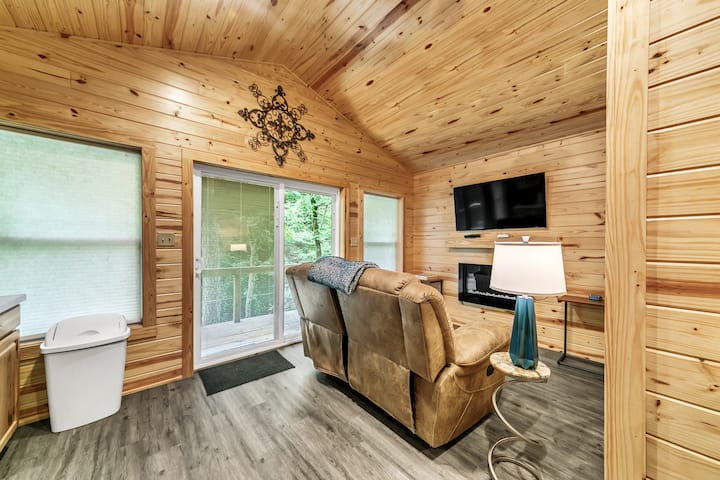 Pam's Treehouse Cabin #3 - Lake Catherine State Park, Hot Springs