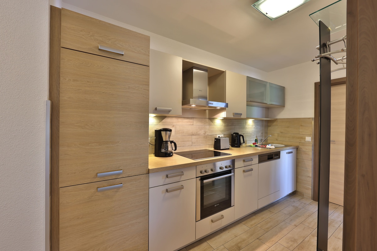 Top performing Airbnb: Dream location on the lake –bright 65m² apartment" in Bodman Ludwigshafen