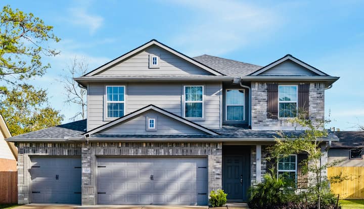 Spacious & Comfy Family Gem: Games ~ Office ~ Bbq! - Crosby, TX