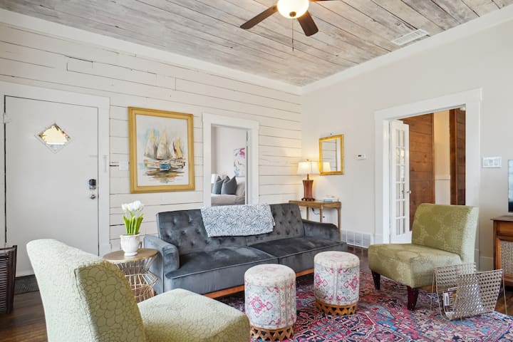 Historic Home near *TCU/Dickies/Zoo/Museums!*