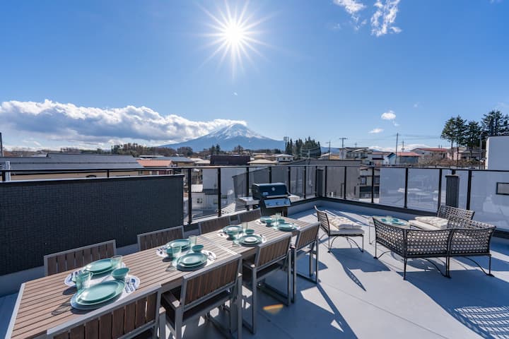 Spacious House With Rooftop Bbq And Mt. Fuji Views - 河口湖