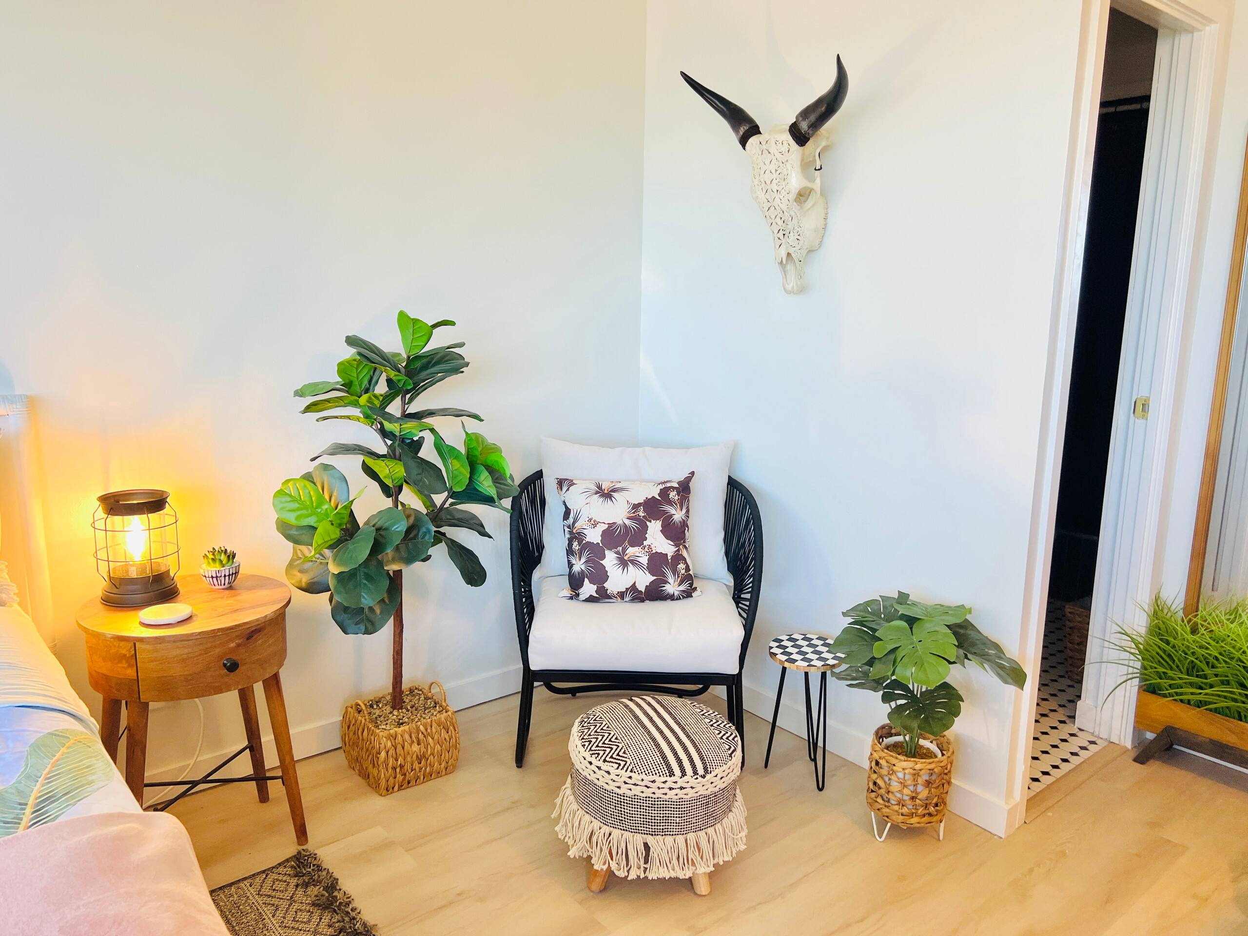 Oceanview Freshly Renovated+Free Parking+WiFi! - Image 17