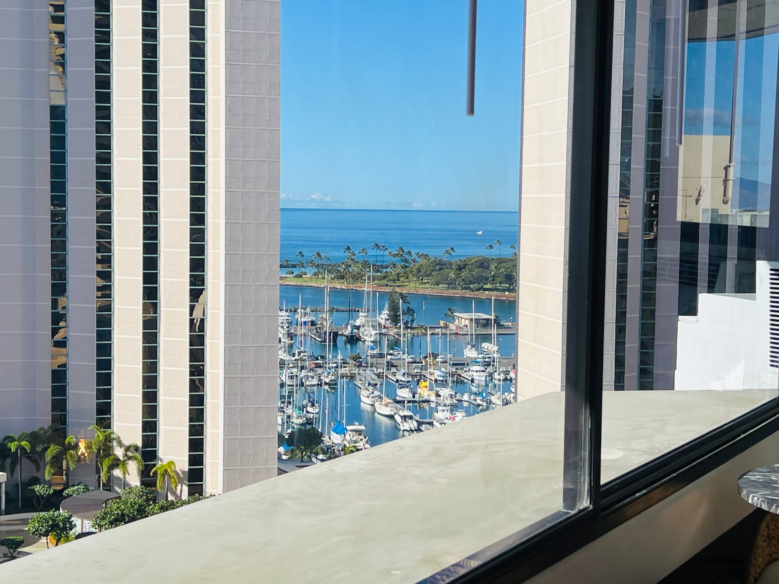Oceanview Freshly Renovated+Free Parking+WiFi! - Image 23