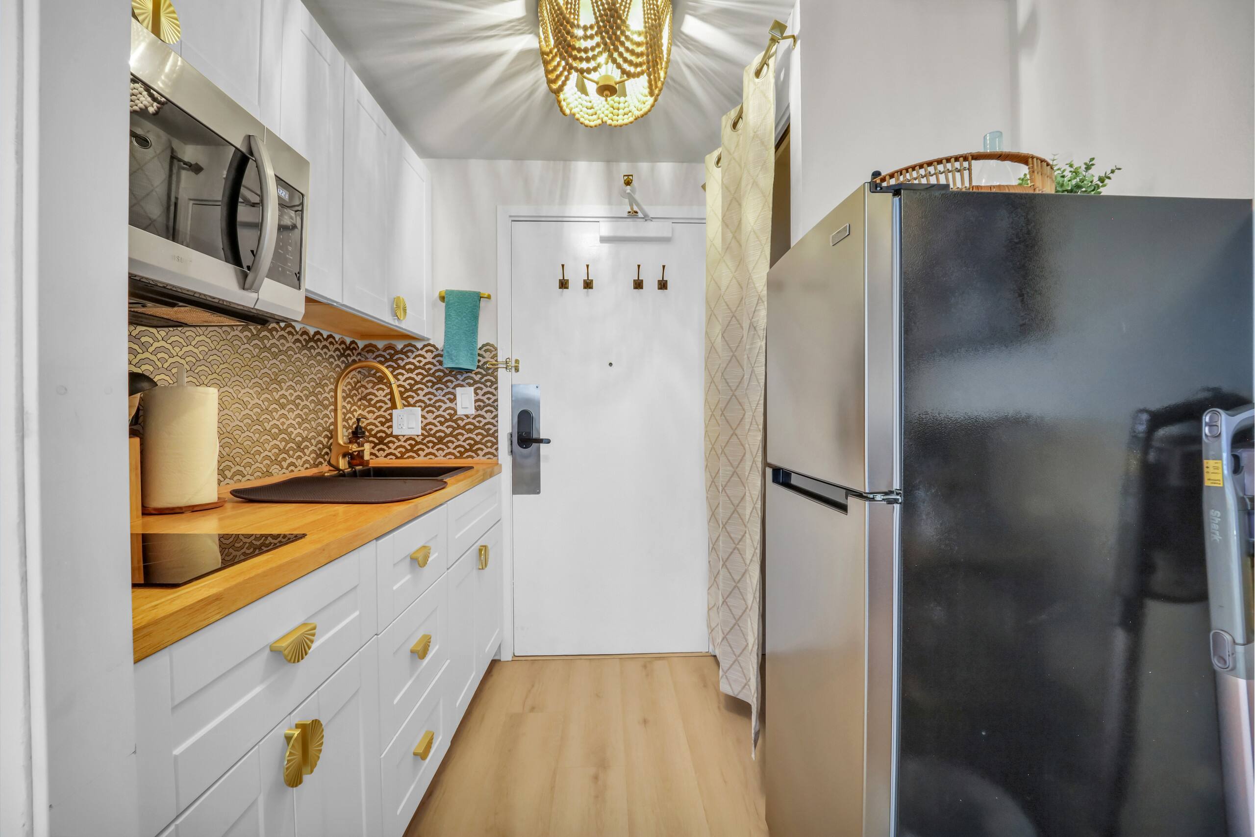 Oceanview Freshly Renovated+Free Parking+WiFi! - Image 19