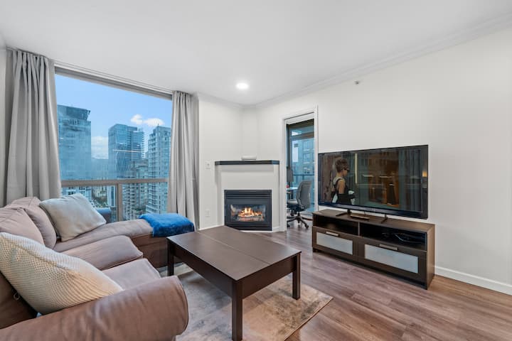 Yaletown 2bd+den | Parking, Pool+hot Tub,gym,sauna - Vancouver