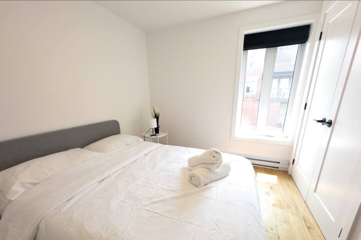 Chic Apt Free St Parking Near Metro & Dining gallery image 4