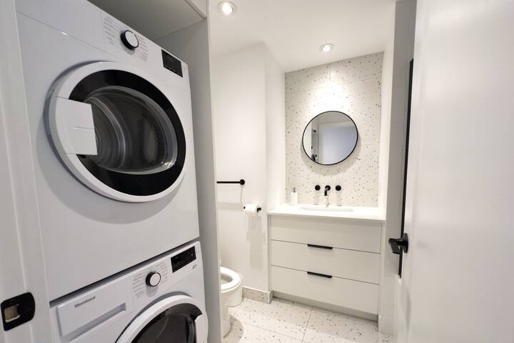 Chic Apt Free St Parking Near Metro & Dining gallery image 2