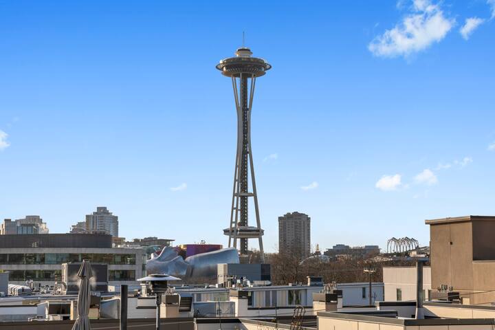 Rooftop Space Needle & Seattle Views | Walkable gallery image 2