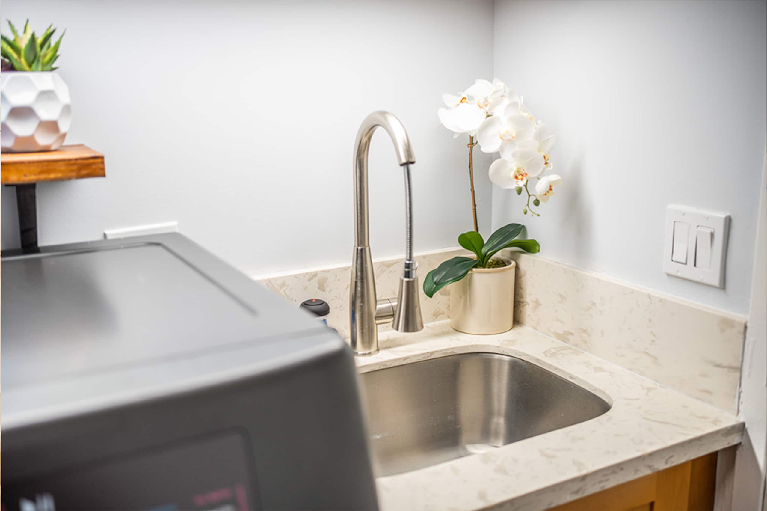 2b2b Spacious Apartment central waikiki  parking - Image 32