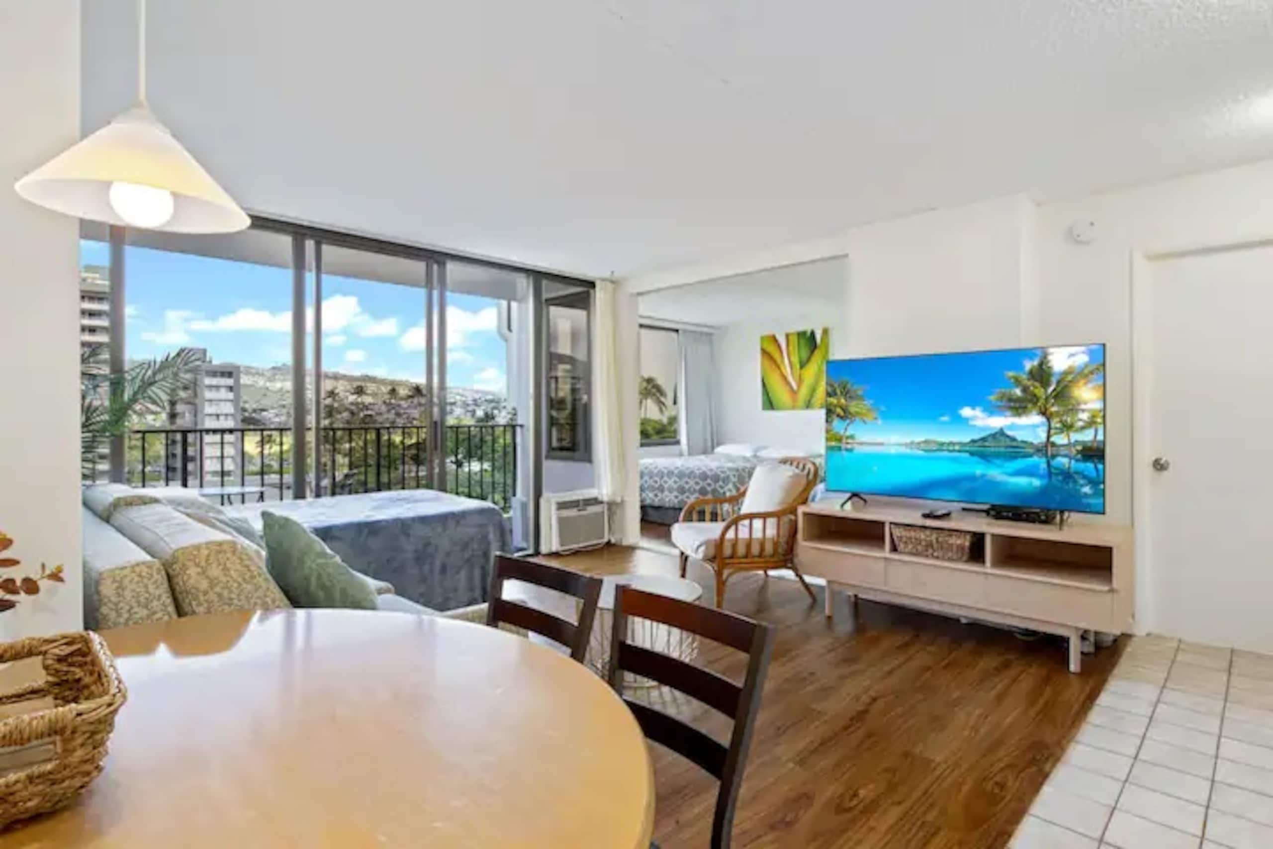 Condo in Honolulu · ★4.57 · 1 bedroom · 4 beds · 1 bath - Image 1