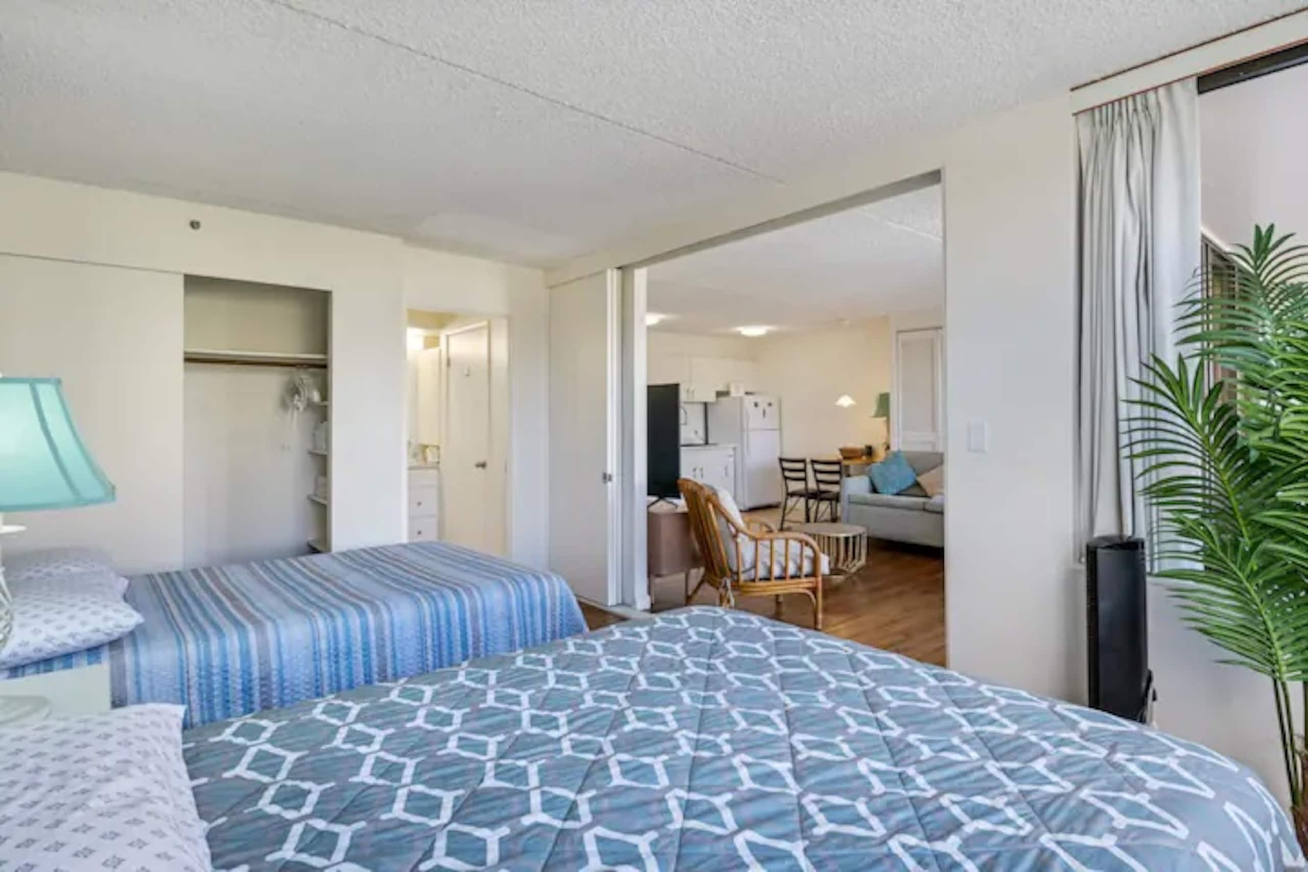 Condo in Honolulu · ★4.57 · 1 bedroom · 4 beds · 1 bath - Image 7