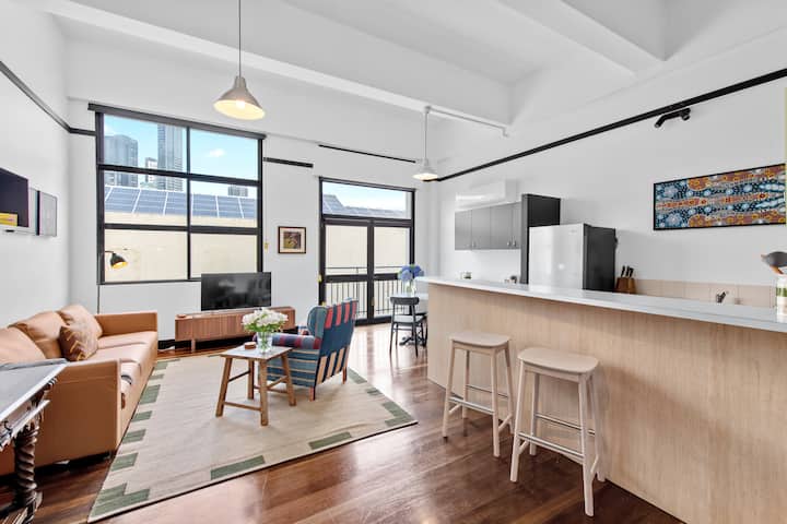 Bright Valley Loft With Story Bridge Views - Virginia