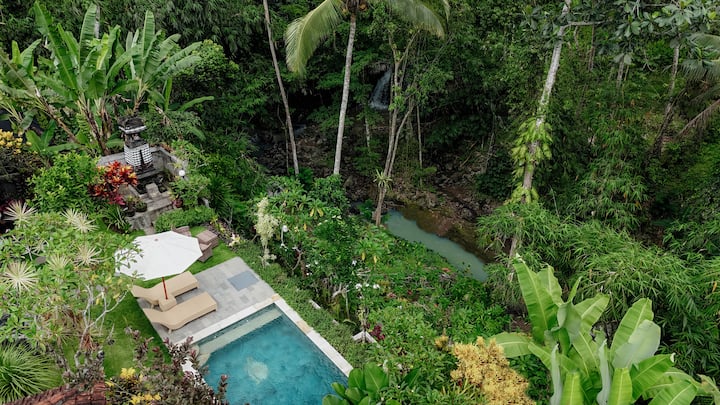 Nature Retreat With Waterfall View + Breakfast - Indonesia
