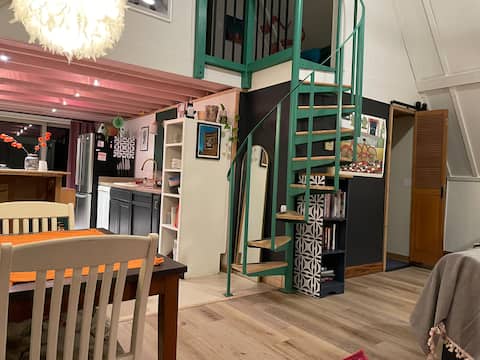 Popular Airbnb listing: Cozy Revamped Urban-Chalet on the Flats in Butte Silver Bow (Balance)