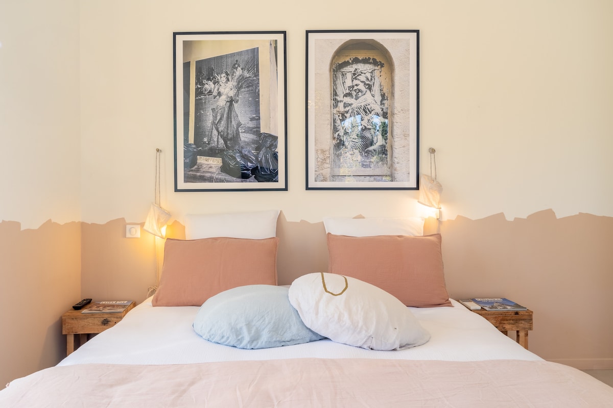 Dormitorio con baño en planta baja con acceso directo al patio