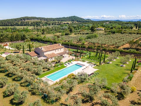 Spectacular Eygalieres Mas, 1ha garden, 20x5m Pool