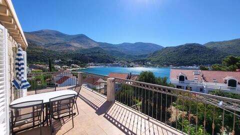 Apartment with Big Balcony - Sea View - A/C