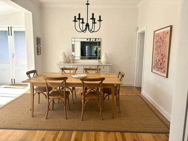 Claremont Upper home with mountain views gallery image 5