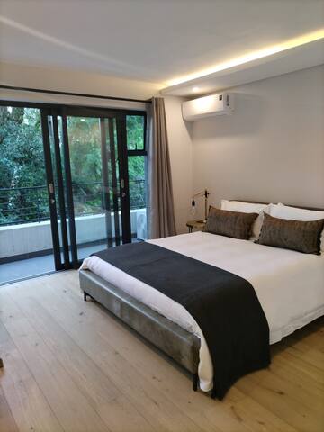 Sea Point Promenade gallery image 3