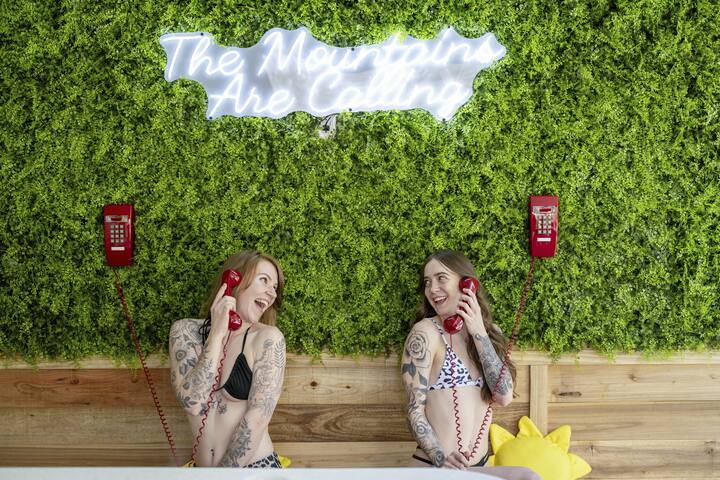 Heated Pool, Pickleball, Hot Tub, 10 mins to DT gallery image 4