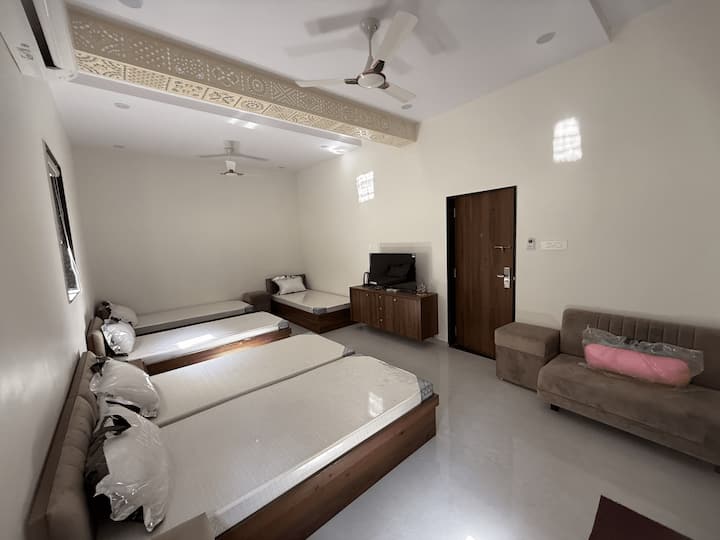 საძინებელი 4