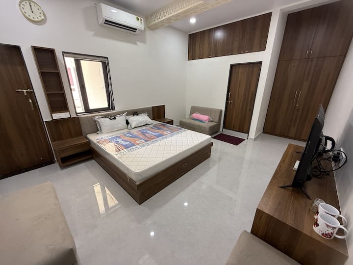 საძინებელი 12