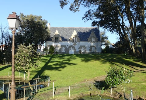 Breton manor with sea view in Pornic