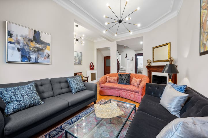 5 Bedrooms Townhouse in NYC gallery image 4