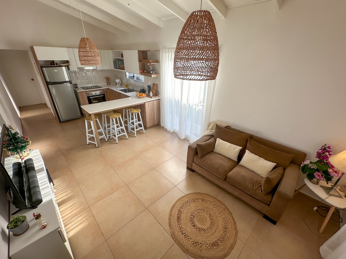 Popular Airbnb listing: Casa Dos Palmas in La Aguada Costa Azul