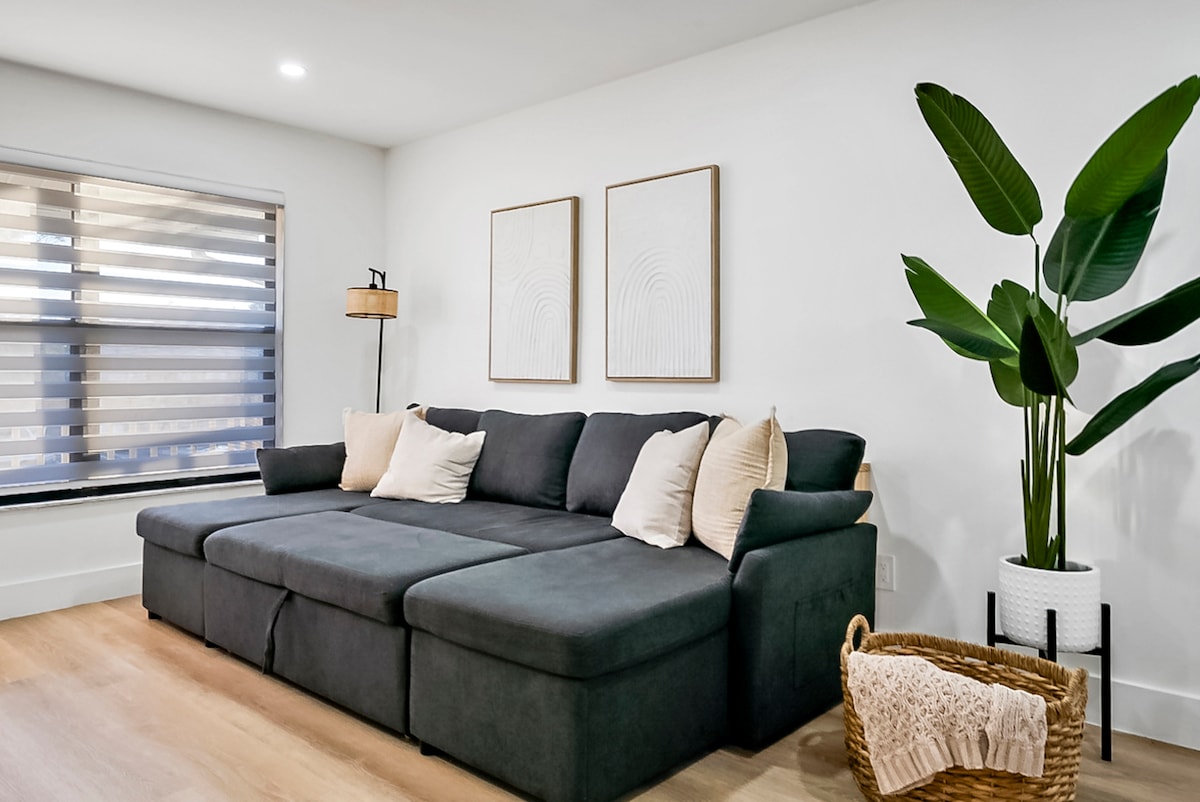 Successful Airbnb property: 2BR Coastal Retreat• Minutes to Sanibel & Beaches in Iona