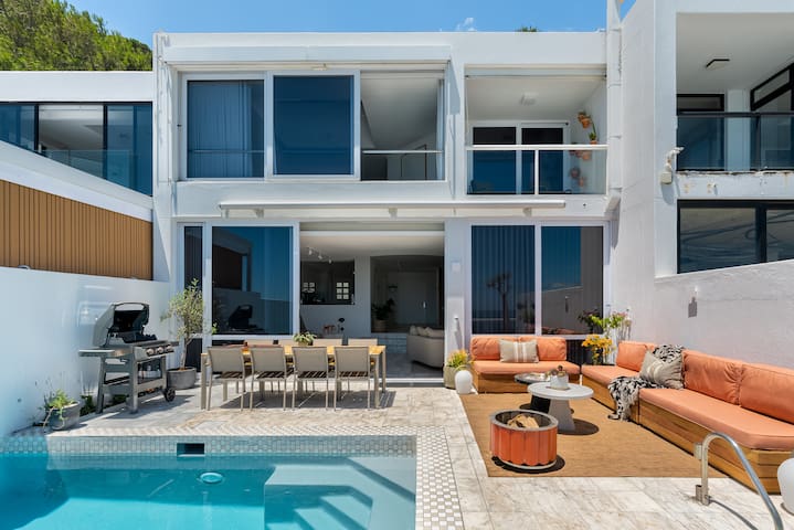 Private Clifton Escape | Pool, Jacuzzi & Butler